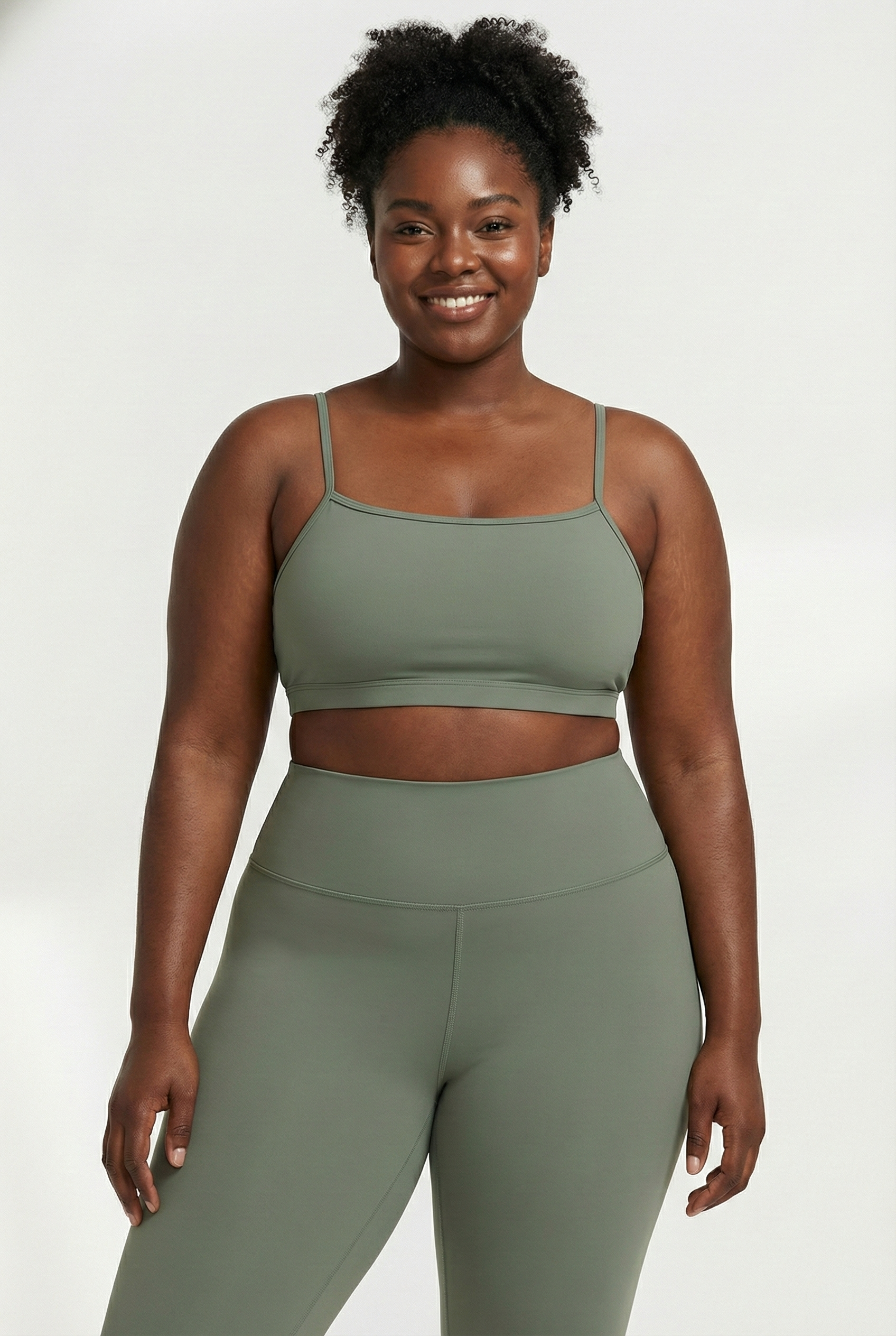 חזיית ספורט בצבע ירוק ליוגה ופילאטיס