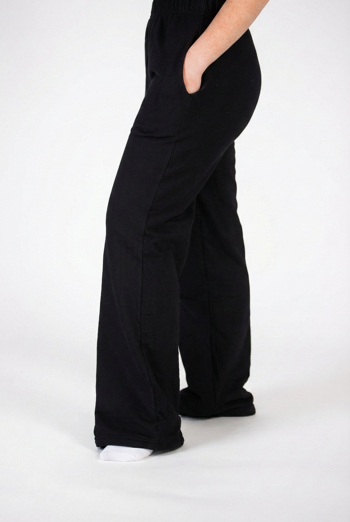 מכנסי פוטר בצבע שחור