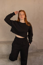 חולצת פוטר שחורה קרופ