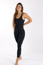 אוברול כחול כהה ליוגה ופילאטיס