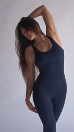 אוברול כחול כהה ליוגה ופילאטיס